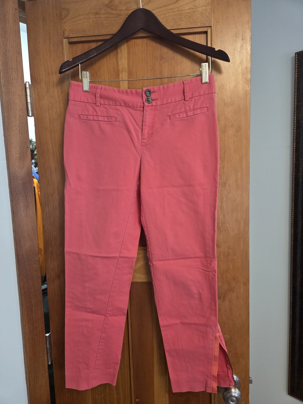 Cartonnier Coral-Pink Cropped Split-Hem Pants
